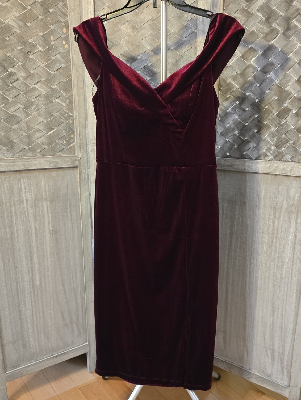 Premier Wine Velvet Midi Dress